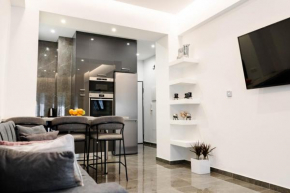 Larissa Railway &Metro station apartment